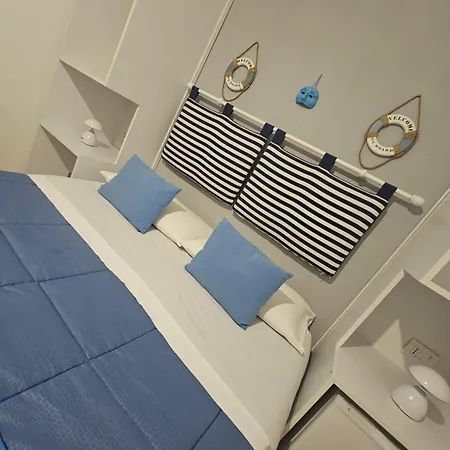 Il Faro Di Serapide 3* Nápoles