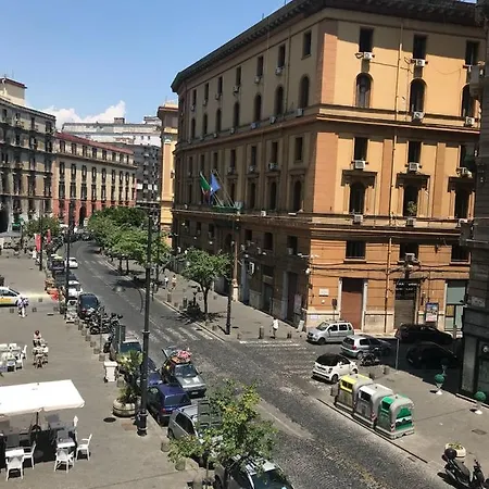 Il Faro Di Serapide Couette-café Naples