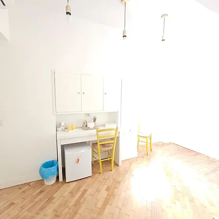 Il Faro Di Serapide Couette-café *