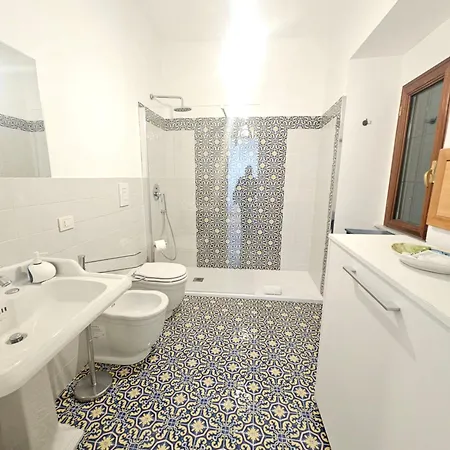 Il Faro Di Serapide 3*