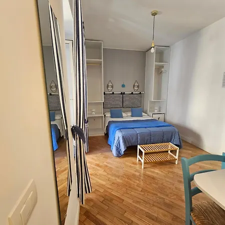 Il Faro Di Serapide Nápoles